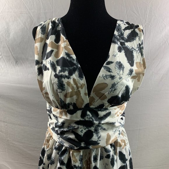 Floral Print Deep V Neck Dress - Picture 7 of 7